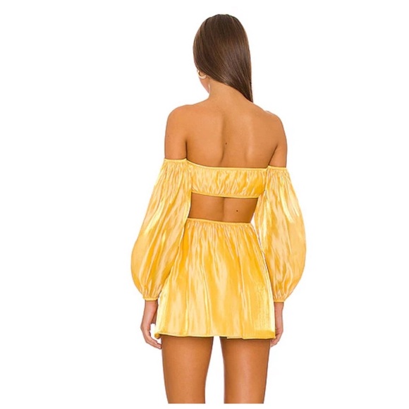 Superdown - Nadia off the shoulder dress - Picture 2 of 2